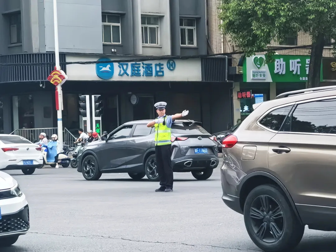漢臺：“五四”青年節(jié) 那些堅(jiān)守崗位的“青春力量”