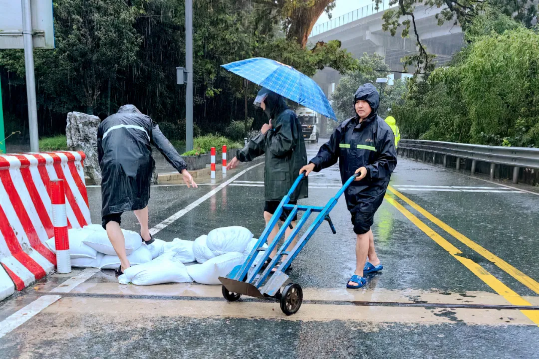 漢中撤離7349戶17513人，多條道路交通管制