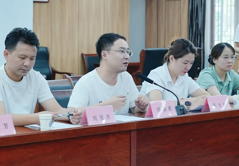 華中農(nóng)業(yè)大學學生實踐團走進褒國康樂園，讓青春持續(xù)溫暖“夕陽紅”