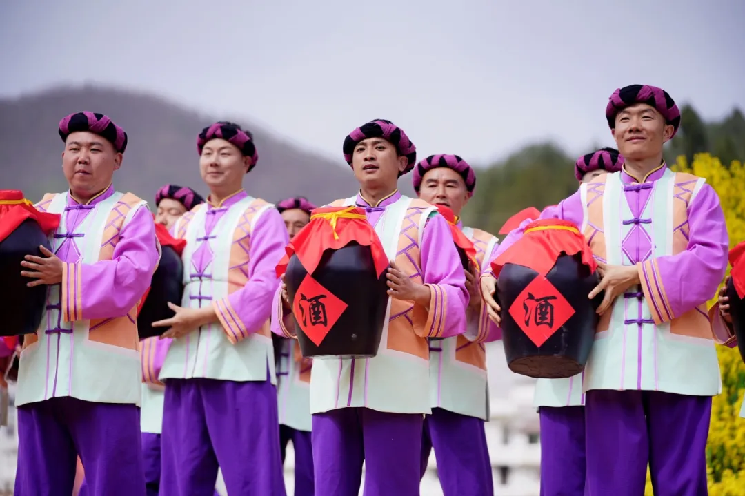 2025年全國春季“村晚”示范展示暨陜南民歌實景劇《風起巴山》首演圓滿落幕！