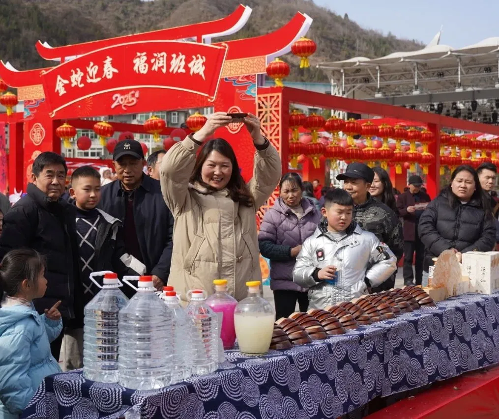 我們的節(jié)日·歡樂中國年丨鎮(zhèn)巴：民俗文化盛宴，同慶喜樂新春！