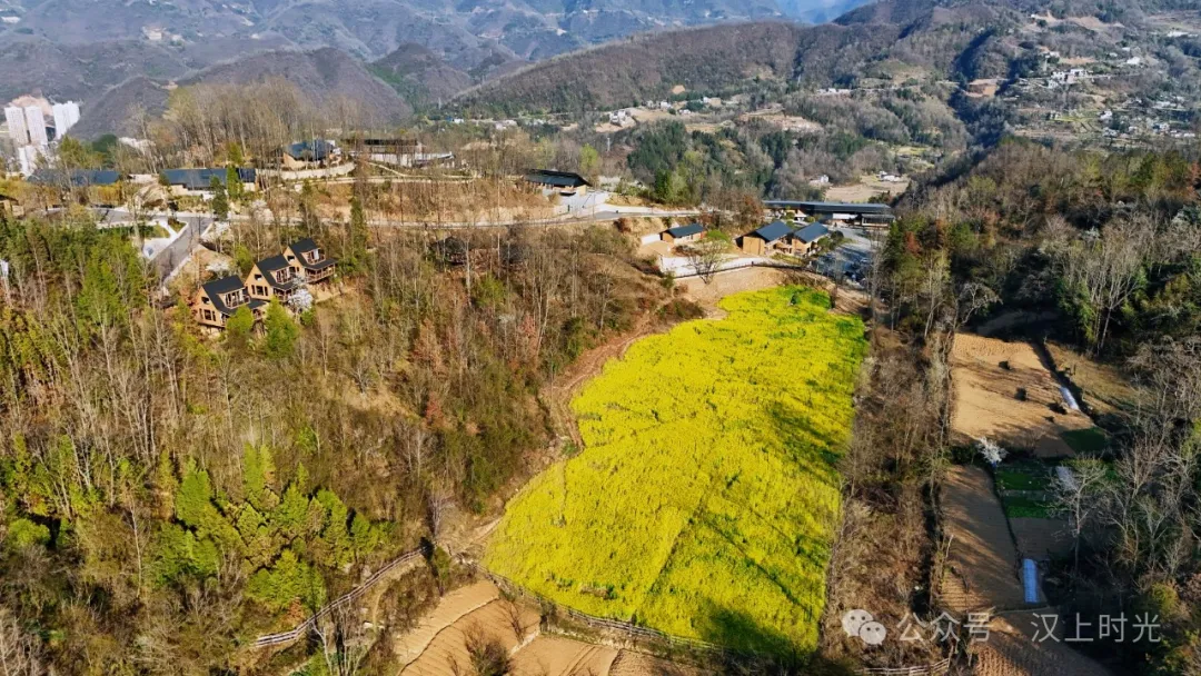 看巴山云海，住獨棟小院。走進鎮(zhèn)巴歡喜山，把自己住在風景里。