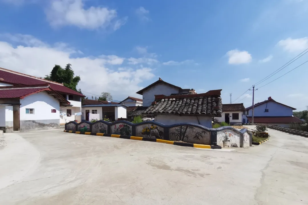 漢臺(tái)區(qū)漢王鎮(zhèn)：“千萬工程”繪新景 和美鄉(xiāng)村入畫來