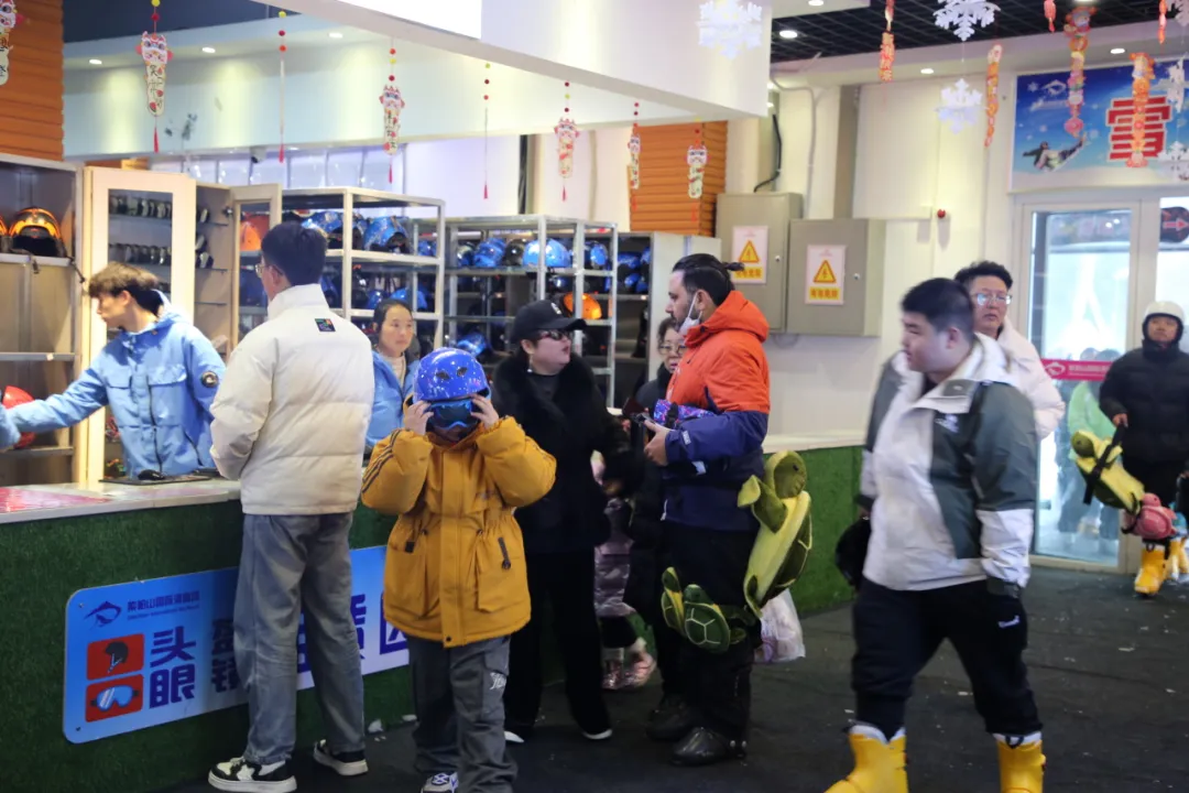 滑雪、戲雪、賞民俗！留壩景區(qū)“上才藝”