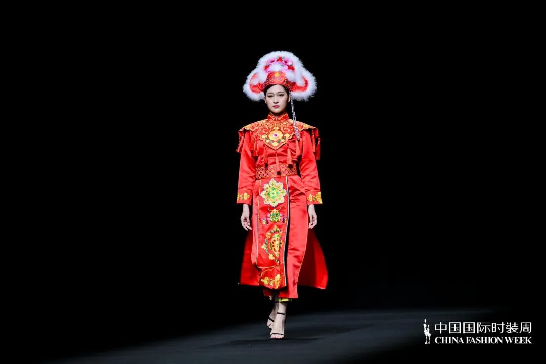 漢中非遺服飾亮相中國國際時裝周！