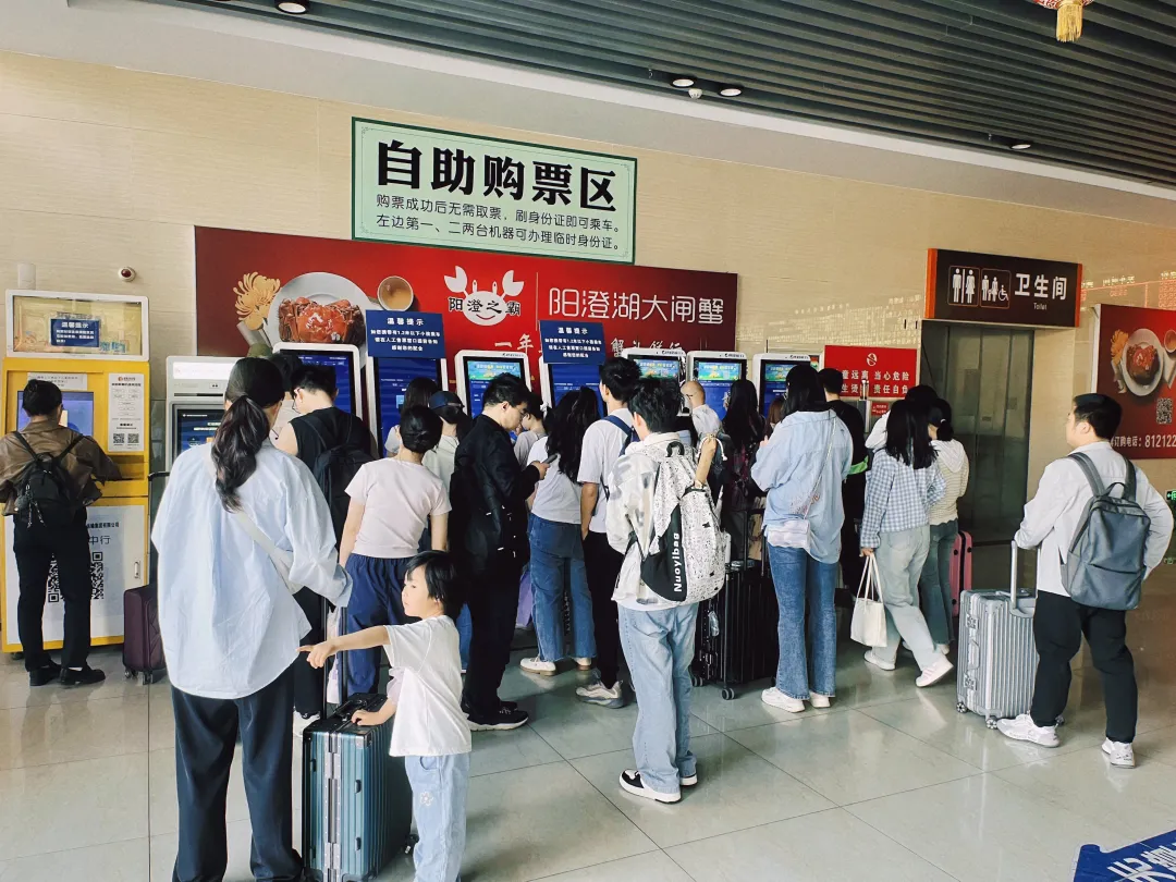 漢臺(tái)：交通部門聯(lián)動(dòng)“護(hù)航” “五一”返程高峰平穩(wěn)有序