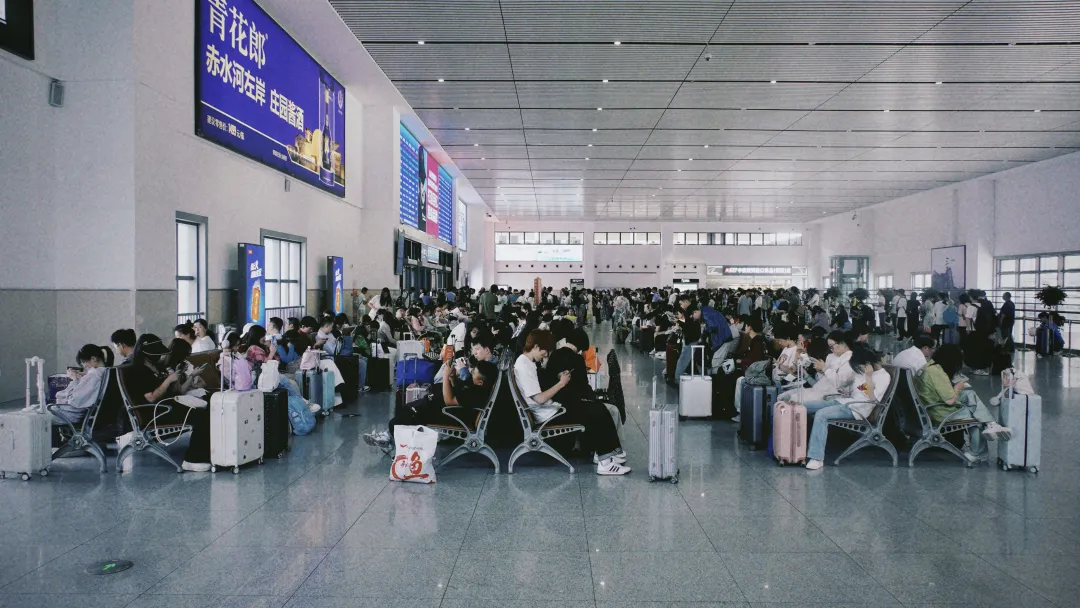漢臺(tái)：交通部門聯(lián)動(dòng)“護(hù)航” “五一”返程高峰平穩(wěn)有序