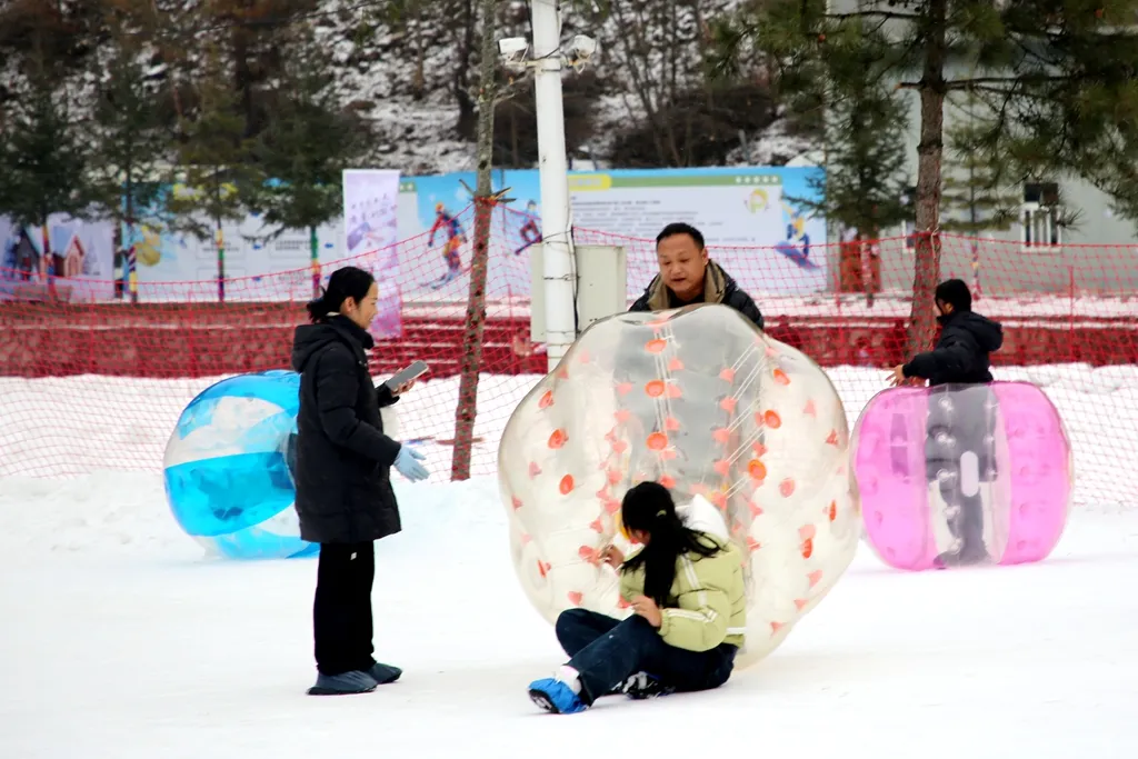 滑雪、戲雪、賞民俗！留壩景區(qū)“上才藝”
